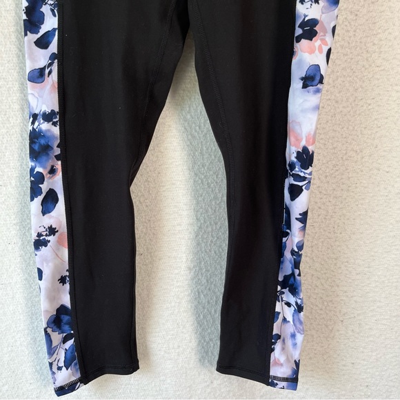 Gaiam The OM Fit Cropped Leggings women’s S in tap shoe black meadow print new - Picture 4 of 16